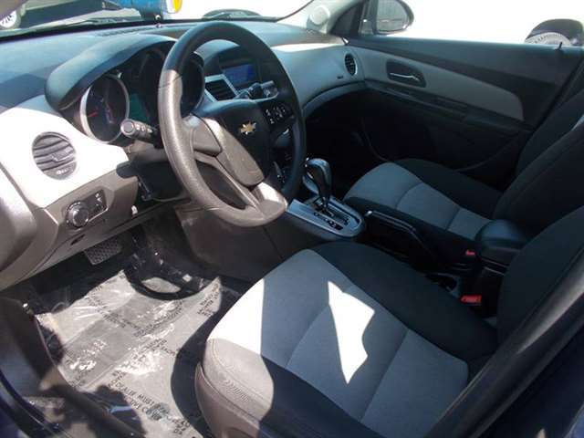 2013 Chevrolet Cruze LS Auto 4dr Sedan W/1sb